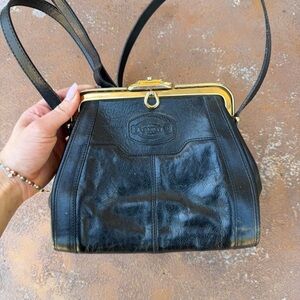 Vintage 90s Oroton Australia Leather Crossbody Purse Handbag Clasp Black